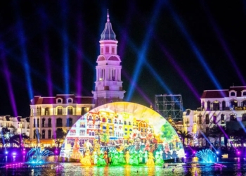 Sắc màu Venice: Show diễn thực cảnh triệu đô lớn nhất Việt Nam
