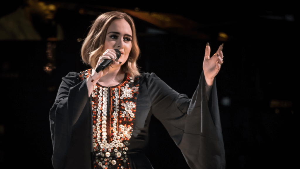 Nghệ sĩ Adele biểu diễn tại Glastonbury 2016