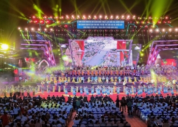Khai mạc lễ hội Nho - Vang Ninh Thuận với gần 10.000 người tham dự