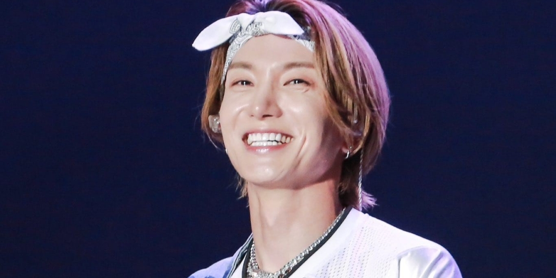 Lee Teuk Super Junior ngã trên sân khấu