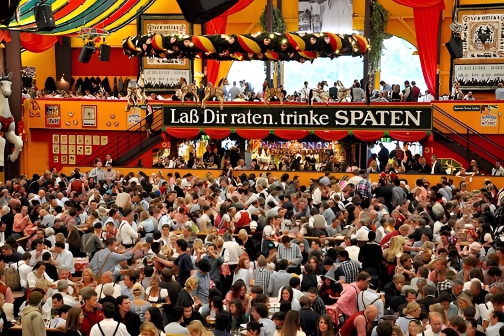 Le hoi bia Oktoberfest