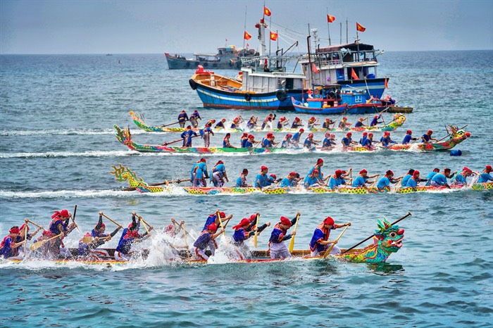 Qủuang Ngai cung cho ra mat nhieu su kien van hoa