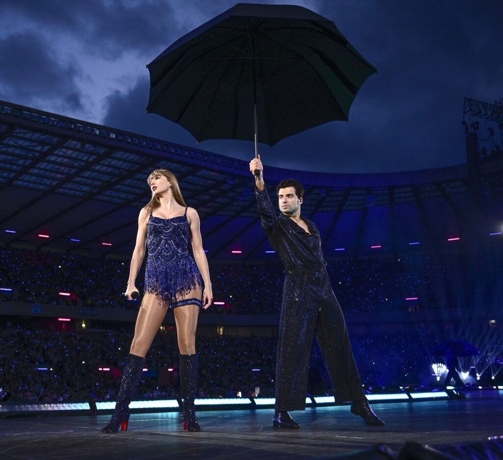 Taylor Swift tai dem dien o Anfield