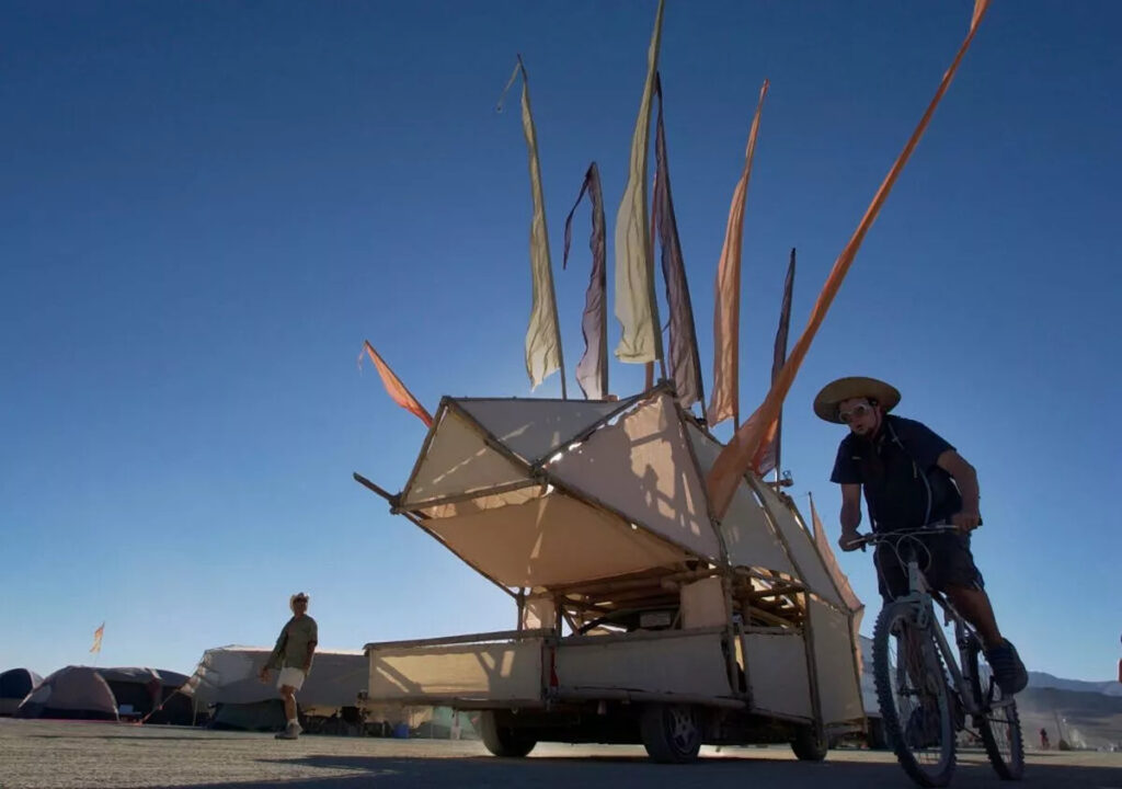 Burning Man tiep tuc gap han