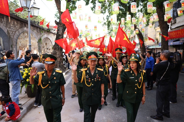 cac cuu chien binh tham gia su kien