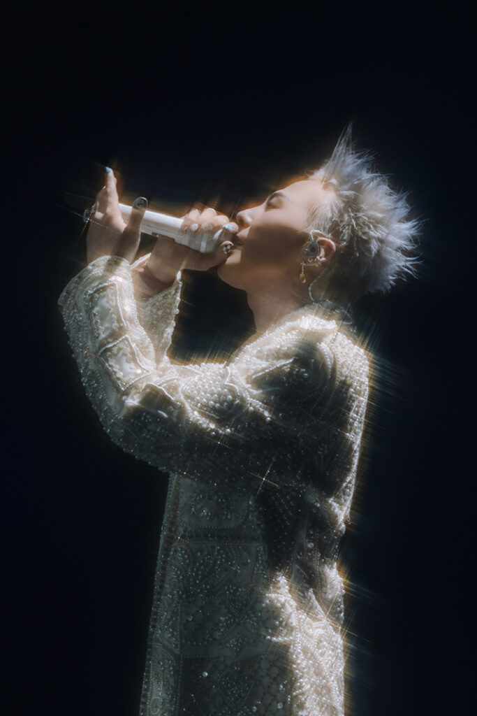 Thoi tiet gio lanh da anh huong khong nho toi chat luong giong hat cua G-Dragon