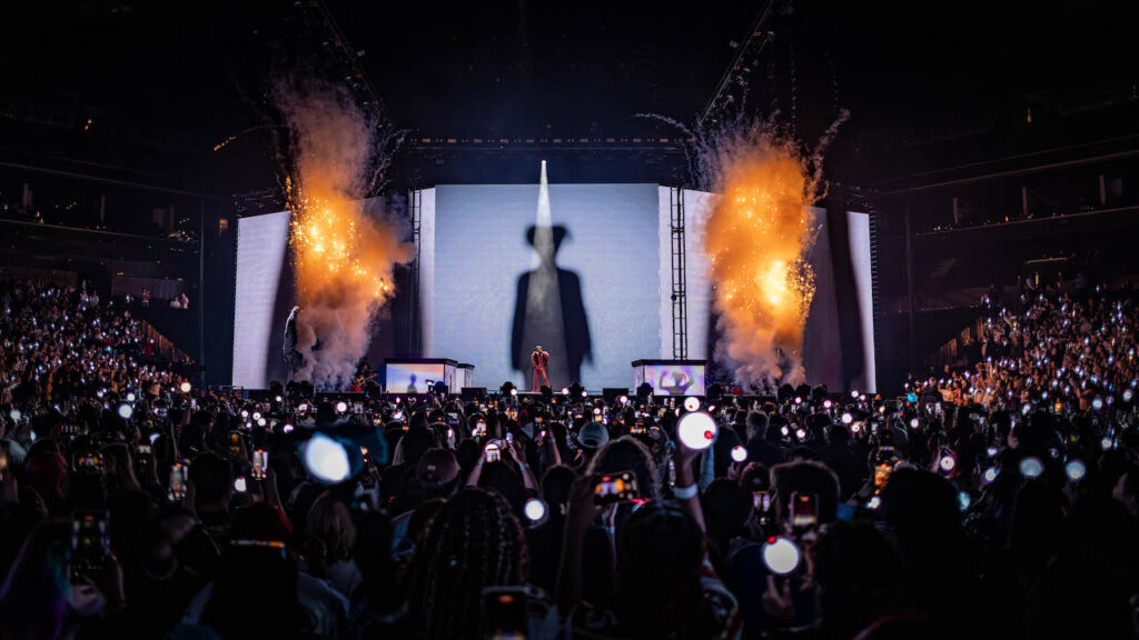 Tour dien cua J Hope dang dien ra kha thanh cong khi cac dem dien den thoi diem hien tai deu da sold out ve
