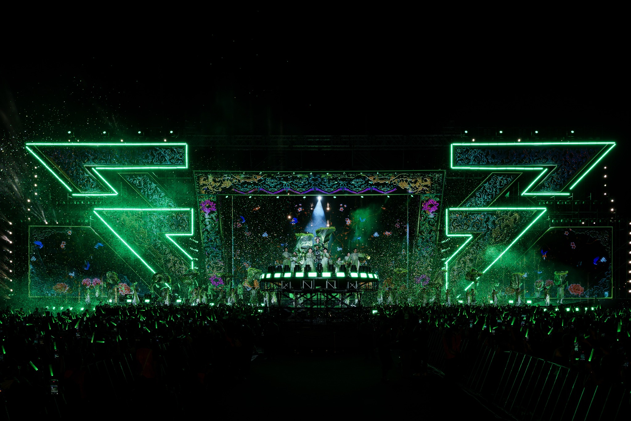 chị đẹp Vao thang 4, Chi Dep Concert da tao duoc hieu ung truyen thong hau su kien nho chat luong cac man trinh dien dinh cao.