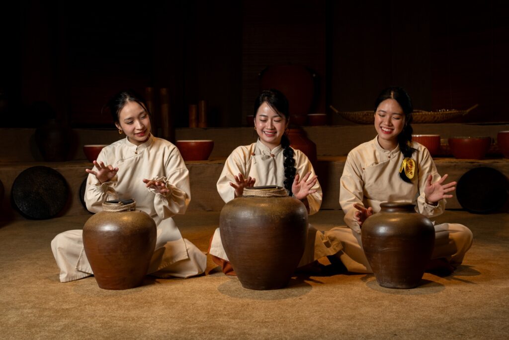 show diễn từ gốm GOm Show