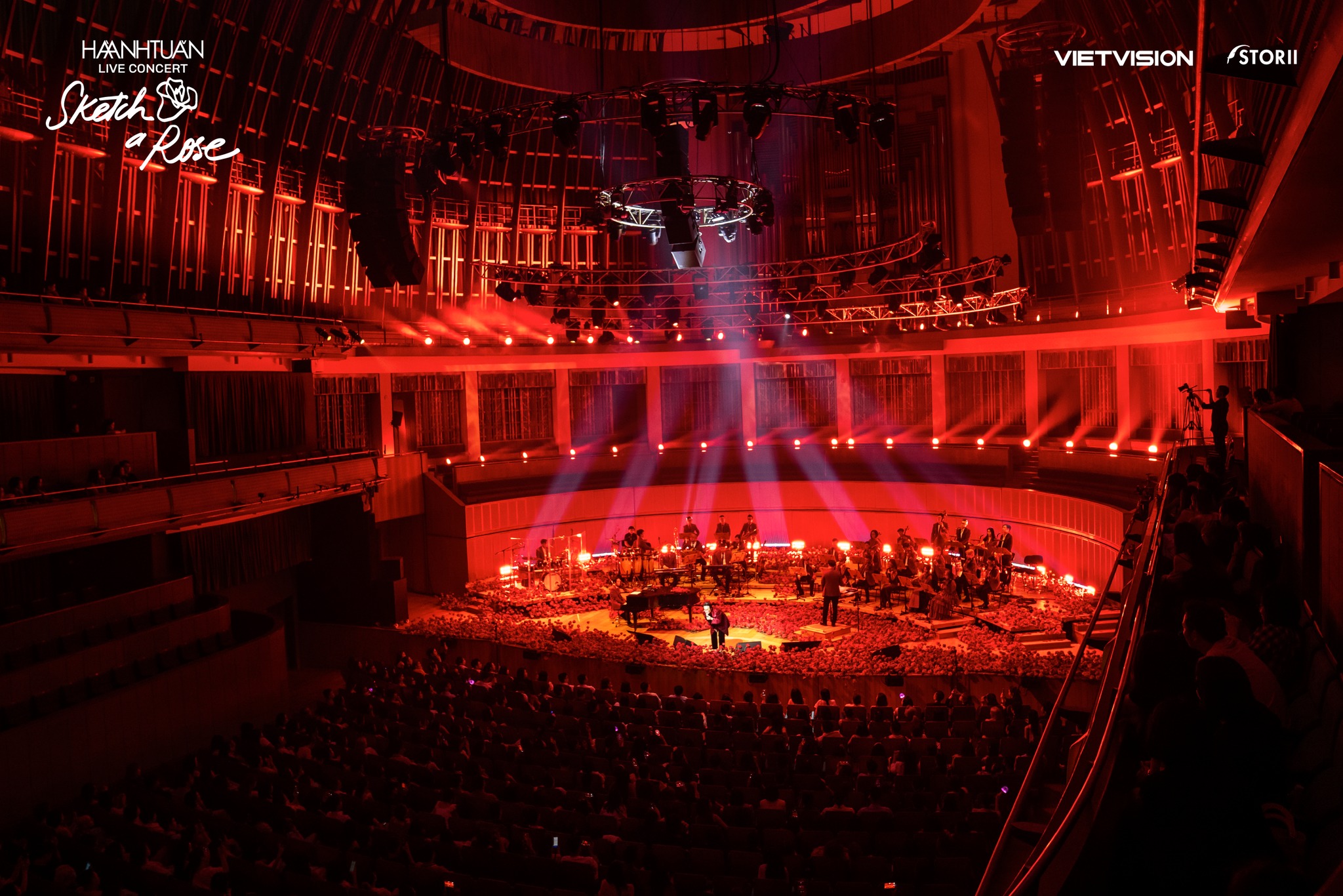Hà Anh Tuấn concert Việt Sketch a Rose tại Esplanade