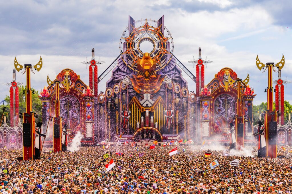 sân khấu defqon 1 năm 2025