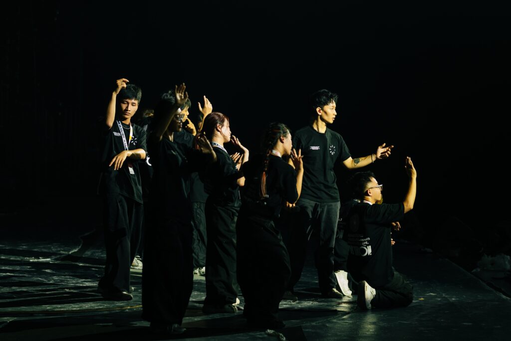hoàng dũng cùng nghệ sĩ khác mời tập luyện cho concert xoay tròn (9)