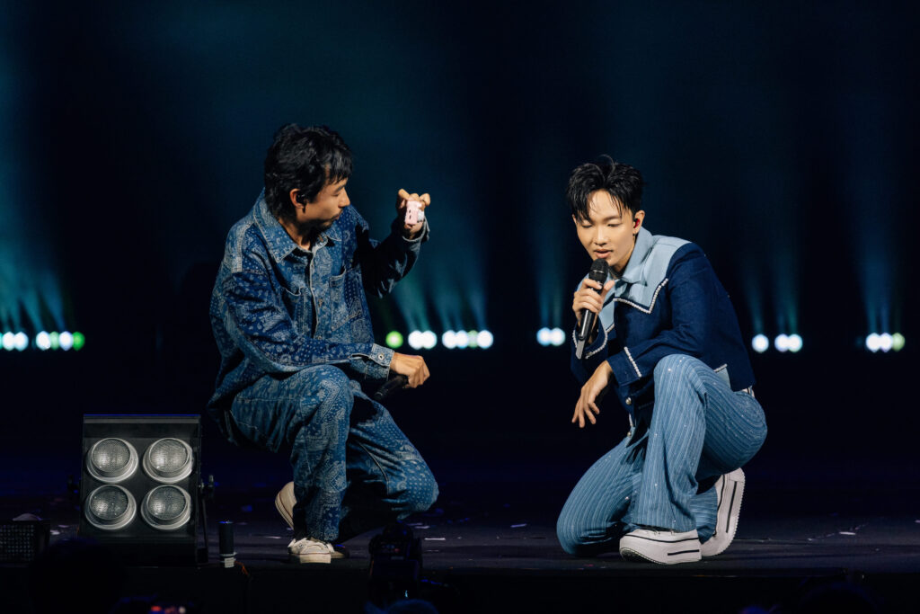 hoàng dũng mang concert xoay tròn tới tphcm (11)