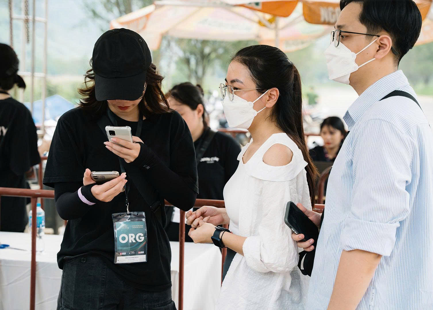 làm sự kiện ngoài trời nắng