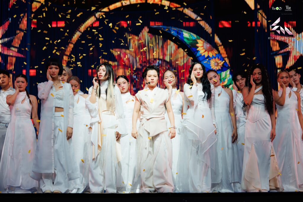 live stage 4 em xinh say hi (5)