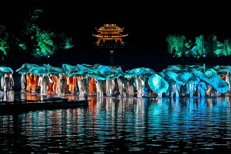 Biểu Diễn Nghệ Thuật Thực Cảnh