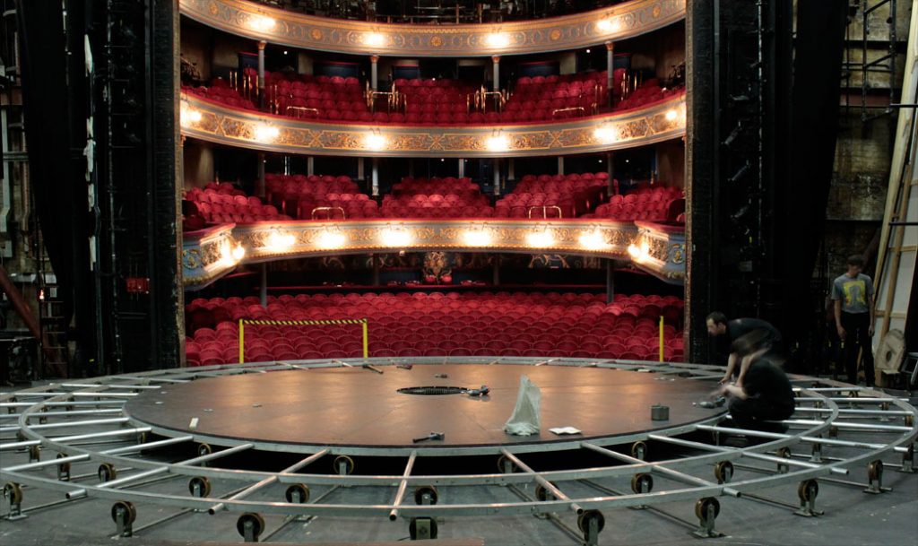 REVOLVING STAGE