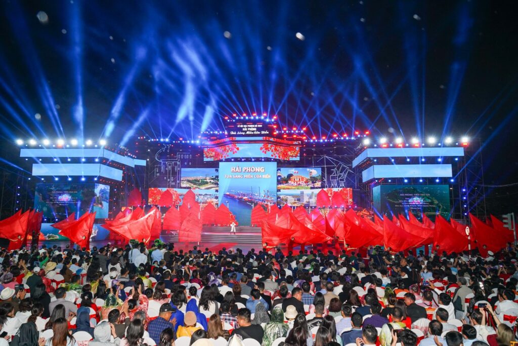 Khai mạc Lễ hội Hoa Phượng Đỏ 2023