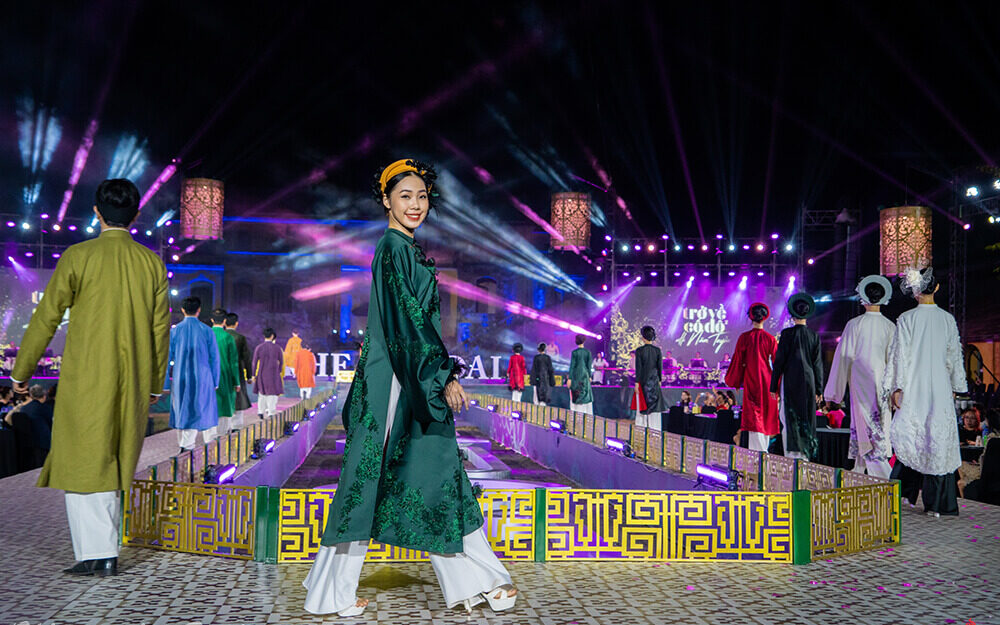 Đêm hội áo dài
