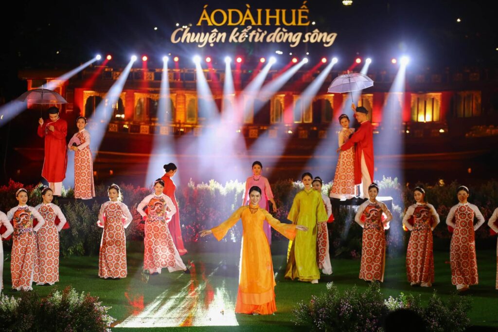 Áo dài Huế