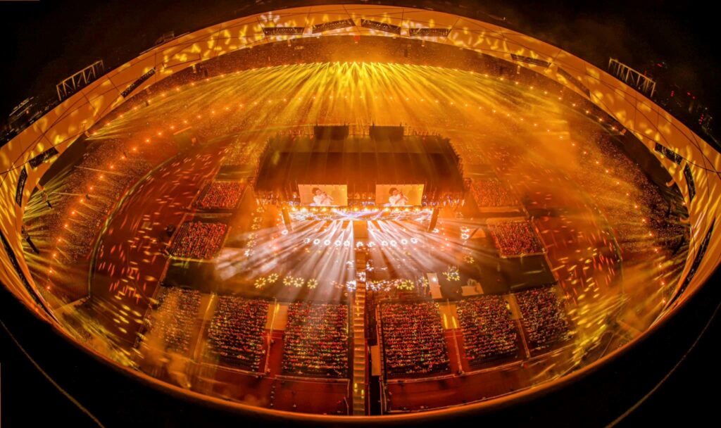 sân khấu 360 độ Mars Concert Hoa Thần Vũ