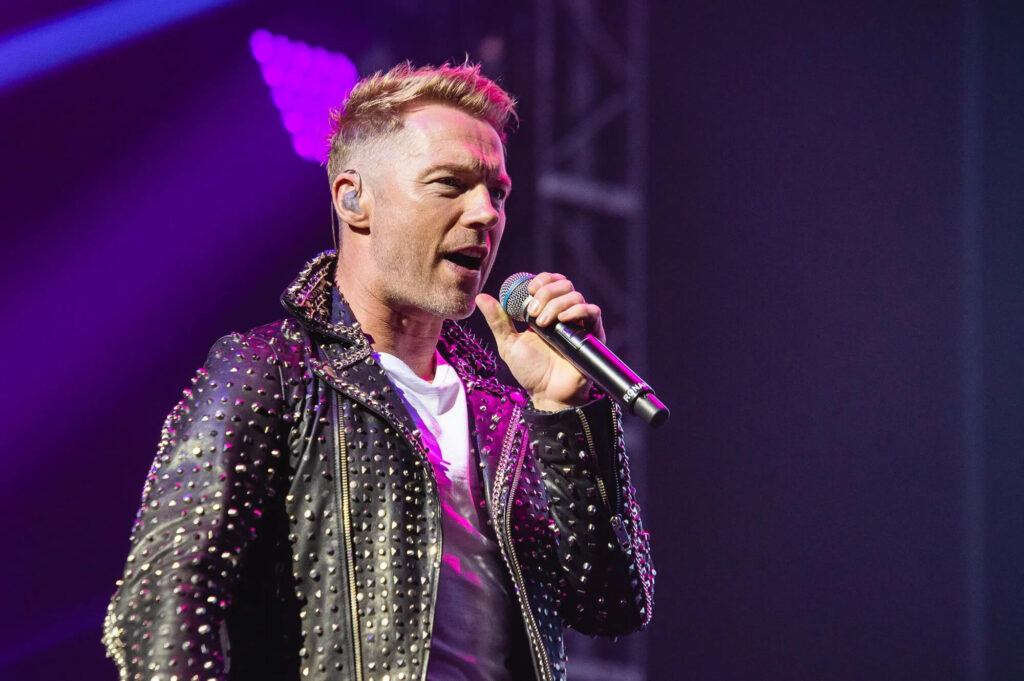 Ronan Keating về Việt Nam