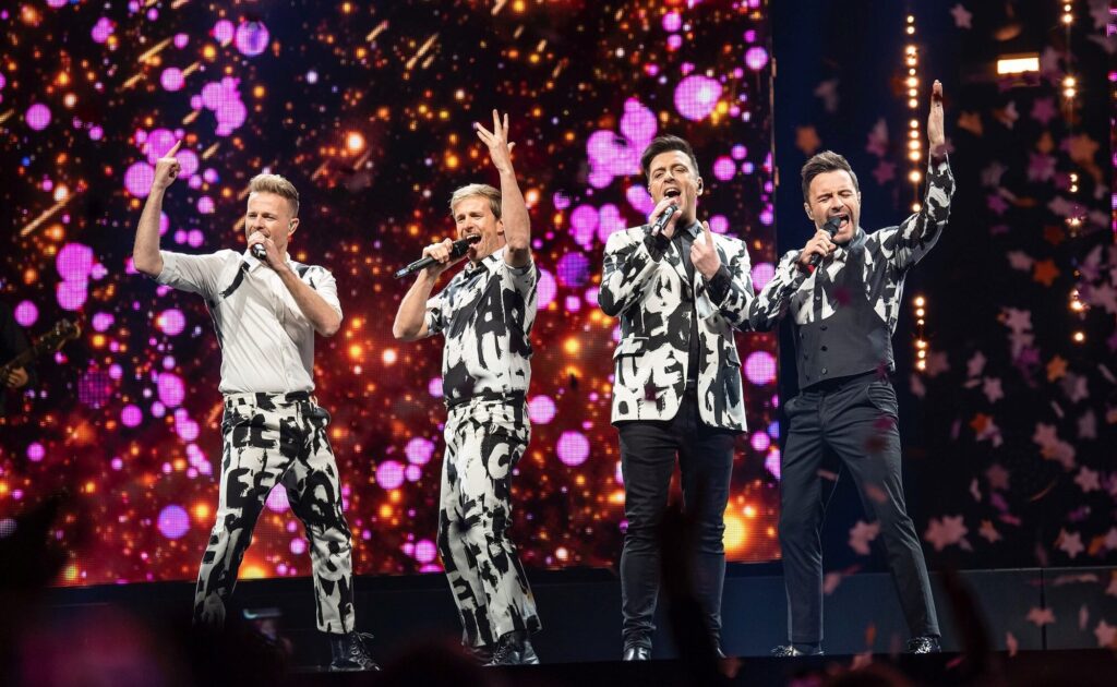 phe vé concert Westlife