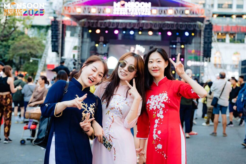 Khán giả Monsoon Music Festival 2023