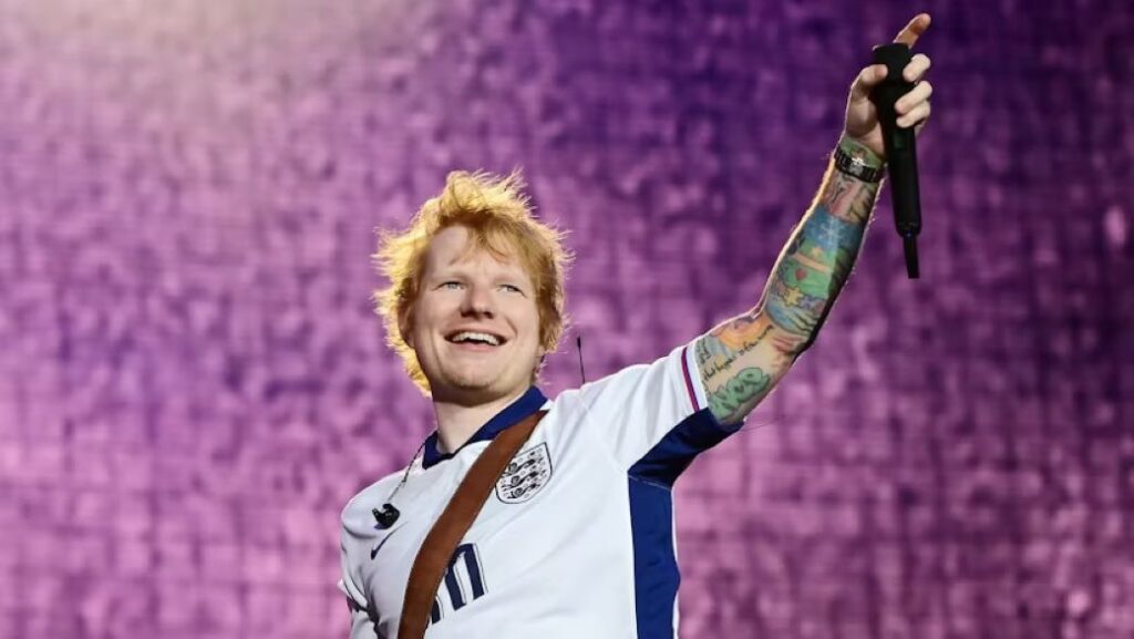 Ed sheeran mở concert hát tặng đội tuyển anh