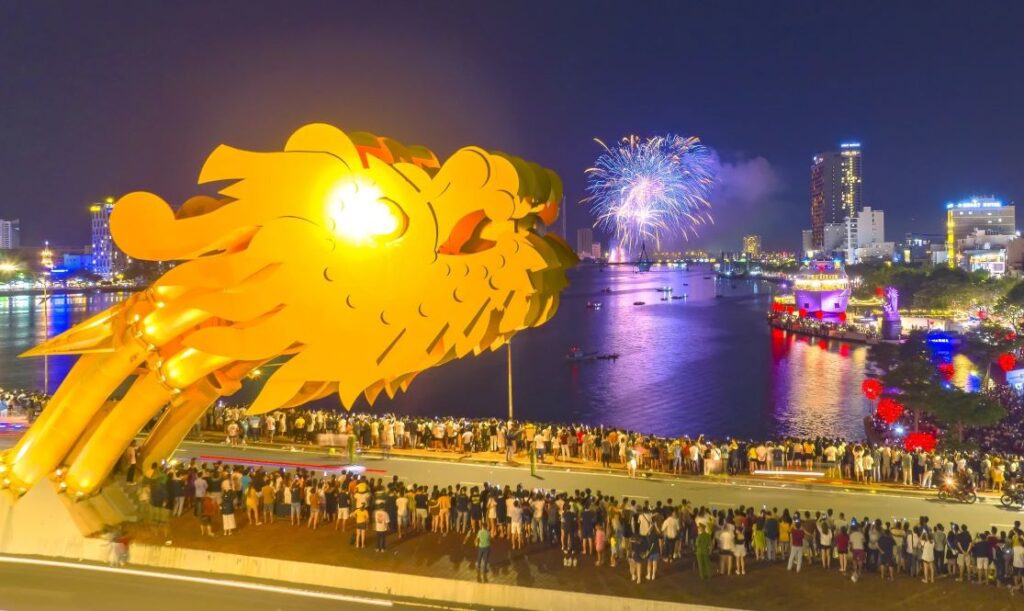 lượng khách lễ hội pháo hoa đà nẵng