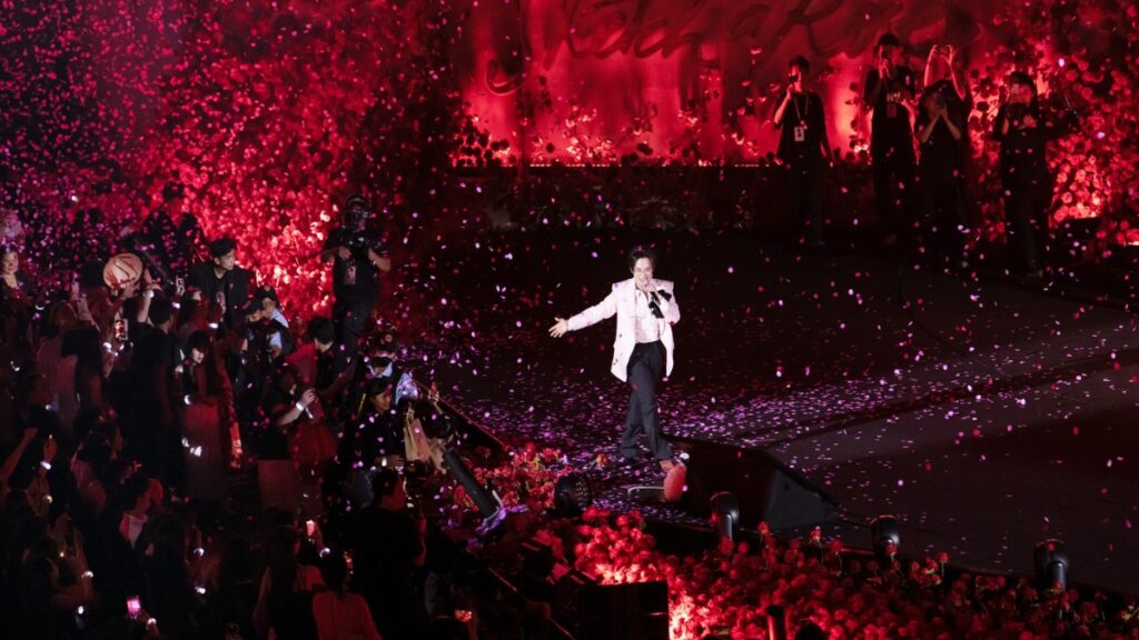 Hà Anh Tuấn concert Việt Sketch a Rose