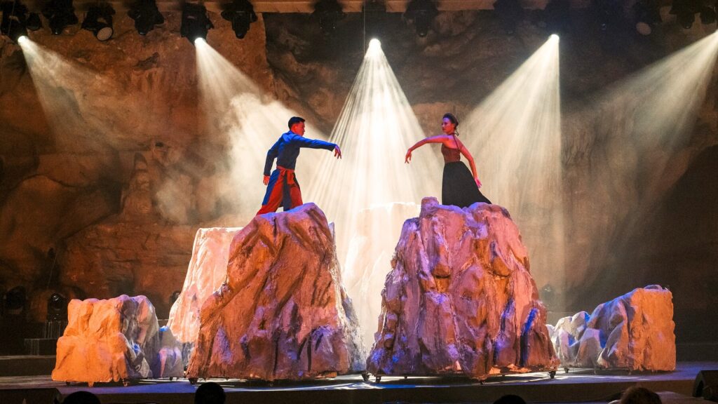 Show thực cảnh đi tìm dấu ngọc Quảng Ninh, Việt Nam