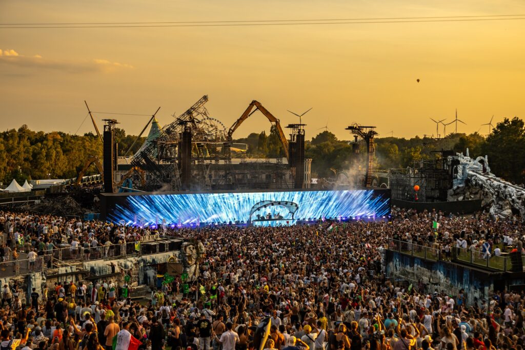 sân khấu chính tomorrowland 2025 (2)