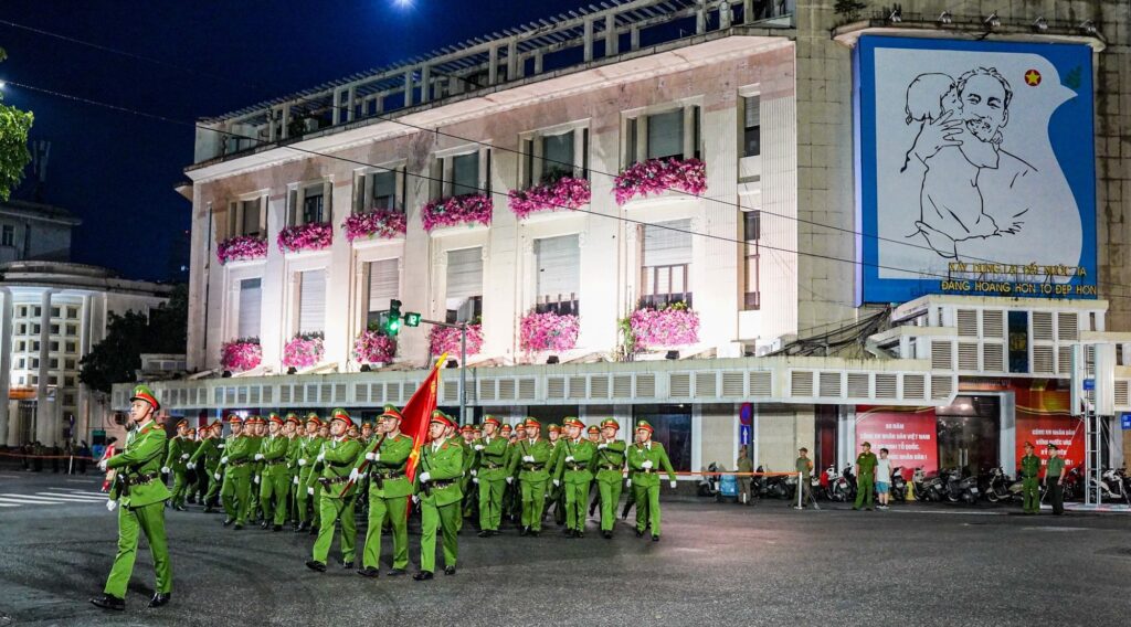 Tập duyệt diễu binh rạng sán tại Hà Nội